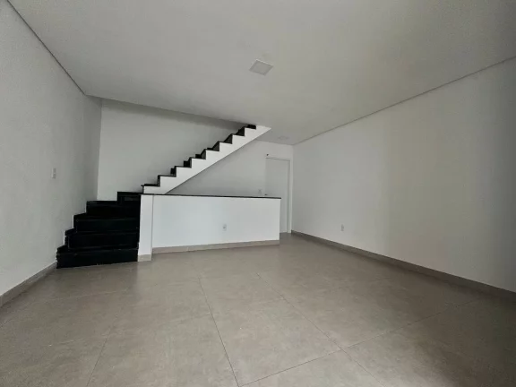 Imagem Casa Triplex Geminada - 134m² ,Arquitetura Moderna, Conforto Excepcional e na melhor localização da Praia da Enseada.