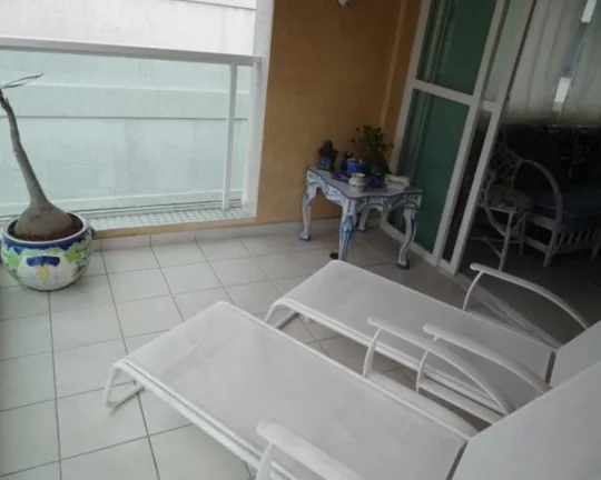 Imagem Apartamento á venda no Guarujá na Praia das Pitangueiras.
