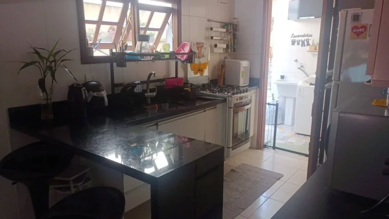 Imagem Lindo Sobrado semi-geminado - Residencial Villa D´este