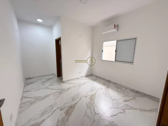 Imagem Casa térrea alto padrão com pé direito duplo, apenas 150 metros da praia