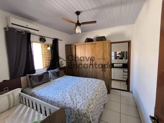 Imagem Casa com barracao um excelente custo beneficio.