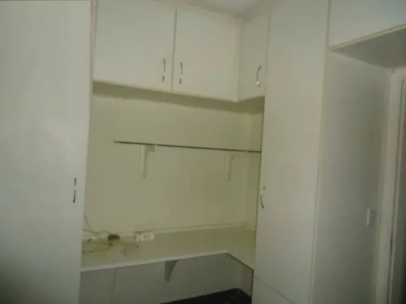 Imagem Apartamento bem localizado no centro, contendo 3 quartos com armários embutidos sendo 1 suíte, 1 v...