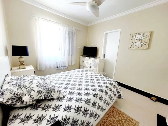 Imagem PITANGUEIRAS- MARAVILHOSO APARTAMENTO TOTALMENTE REFORMADO , ÁREA DE LAZER E 02 VAGAS DE GARAGEM NO PRÉDIO.