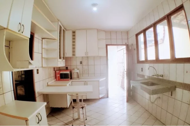 Imagem "Aluguel Casa Comercial: 403m² na Taquara, RJ"