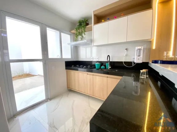 Imagem Casa com 3 Suítes Mobiliada e Decorada à Venda no Bairro Jardim Boa Vista - Guarapari/ES