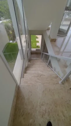 Imagem Casa Alphaville - 470 M², 4 Dorms, 4 Suítes, 2 Salas, 6 Vagas, Aquecimento Solar, Piscina, Terraço, Despensa, Área Gourmet, Depósito, Escritório.