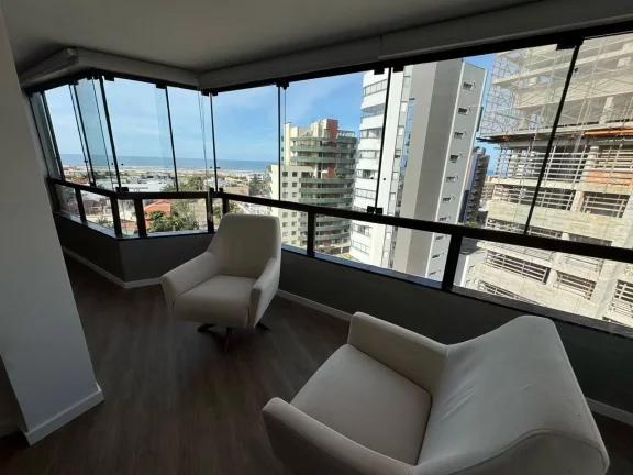 Imagem Apartamento à venda, com 3 quartos, 167m²