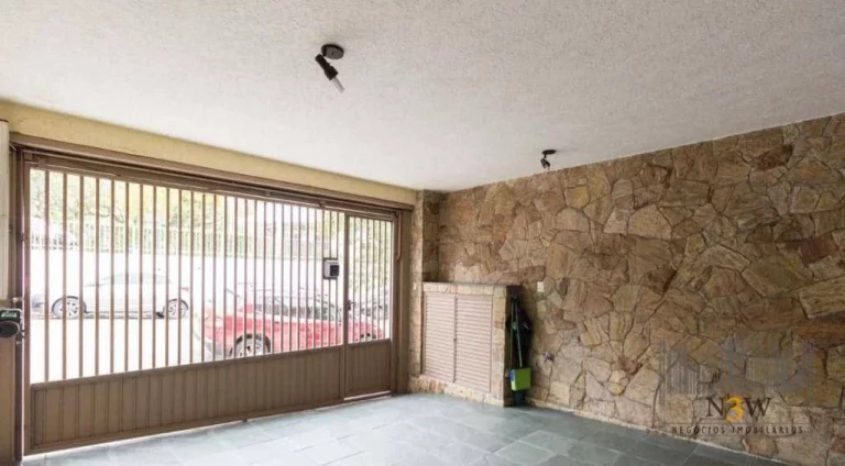 Imagem Sobrado à venda em São Paulo SP com 3 dormitórios, 1 suíte, 2 vagas de garagem e 166m².