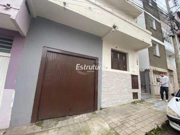 Ótimo apartamento térreo elevado no centro de Santa Maria