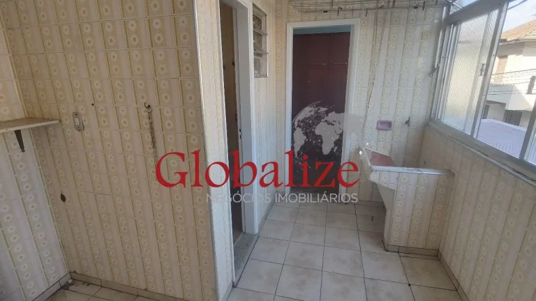 Imagem Oportunidade!!! Apartamento de 3 dormitórios com suíte dependência de empregada completa no bairro do Macuco em Santos (SP) por R$.510.000,00 .