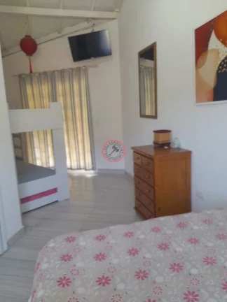 Imagem CASA A VENDA DENTRO DE UM PEQUENO CONDOMÍNIO, COM 3 DORMITÓRIOS, 2 BANHEIROS E COZINHA COM ÁREA GOURMET
