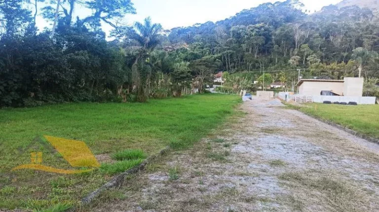 Imagem Vendo terreno com 360 mts², totalmente plano em Amparo