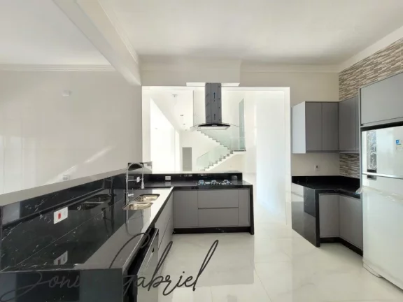 Imagem Casa em Condomínio de Luxo em Itupeva-SP 4 suítes, 6 banheiros, 6 vagas Condomínio Terras de Santa Teresa 351,38 m² de área Imagem Casa em Condomínio de Luxo em Itupeva-SP 4 suítes, 6 banheiros, 6 vagas Condomínio Terras de Santa Teresa 351,38 m² de área