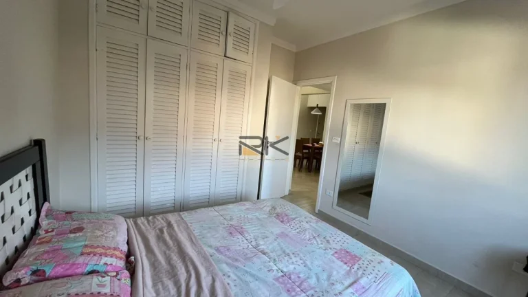 Imagem APARTAMENTO NA BARRA DA LAGOA COM 2 DORMITÓRIOS,2 BANHEIROS,SALA 2 AMBIENTES