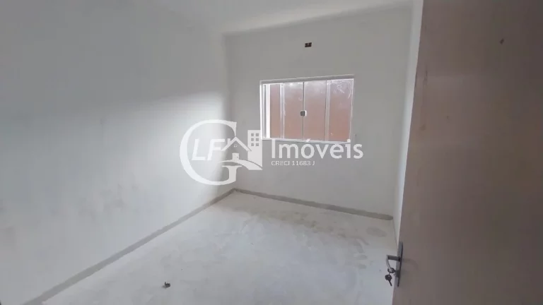 Imagem Casa Com Dois Quartos Mais uma Suite