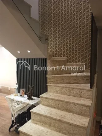 Imagem Viver em um condomínio que combina o charme de uma vila com o frescor de uma construção contempor...