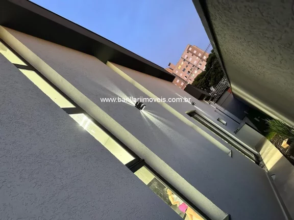 Imagem Imperdível! Casa de alto padrão à venda em Ribeirão Preto-SP, Condomínio Praça dos Pássaros: 3 quartos, 3 suítes, 2 salas, 5 banheiros, 4 vagas de garagem, 200m². Venha conferir!