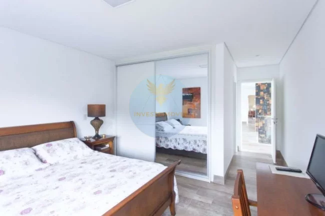 Imagem Casa em Condomínio a Venda no bairro Granja Viana - Cotia, SP