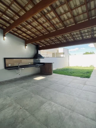 Imagem Casa com 3 quartos, sendo 01 suíte, 154 m², à venda por R$ 700.000