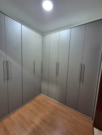 Imagem Imperdível oportunidade de adquirir casa de luxo em Votorantim-SP, no Alphaville Nova Esplanada 3, com 4 quartos, 3 suítes, 4 vagas de garagem e 204,10 m² de área.