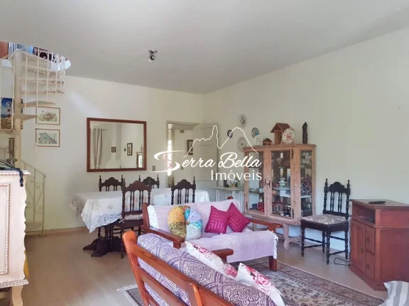 Imagem Casa com 3 dormitórios à venda, 210 m² por R$ 890.000,00 - Vargem Grande - Teresópolis/RJ