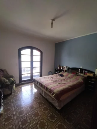 Imagem Sobrado de 3 quartos no Jardim Las Vegas, Santo André-SP: 2 banheiros, 2 vagas de garagem, 156m² de área!
