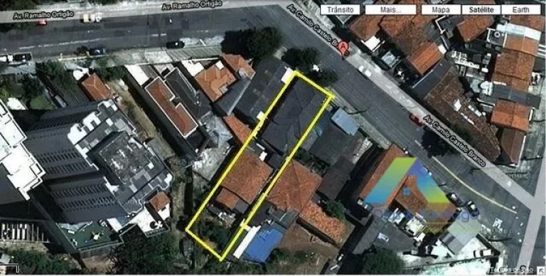 Imagem Linda casa toda reformada com fácil acesso a transportes publico e a comércios em geral.