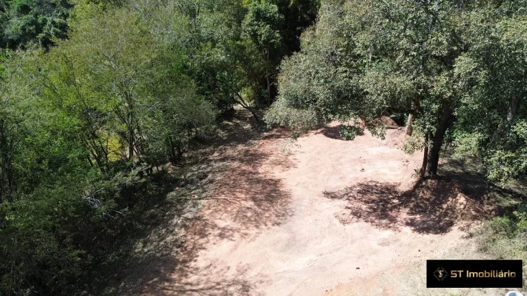 Imagem Terreno com Água a Venda em Atibaia/SP - 1.750m² por R$280 mil