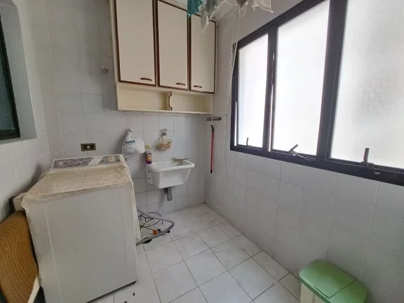Imagem PITANGUEIRAS - APARTAMENTO AMPLO COM 2 DORMITÓRIOS NA PRAIA DE PITANGUEIRAS COM PISCINA E 2 VAGAS PARA AUTO