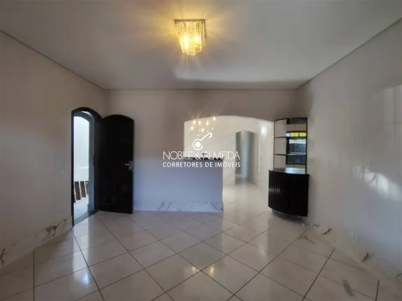 Imagem Casa Geminada com 2 vagas de garagem e piscina.