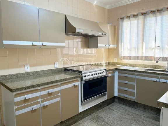 Imagem MORE NUM AMPLO APARTAMENTO DE 208m² !!!

Sala ampla para 3 ambientes, sala de almoço e sala de jan...
