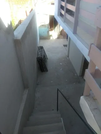 Imagem Casa de fundo com 1 quarto, sala, cozinha, banheiro e lavanderia.
 A Palace Imobiliária Ltda tem ma...