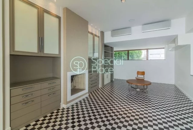 Imagem Apartamento com 217m² em Perdizes Living amplo com lareira, com caixilhos do piso ao teto, muito cl...