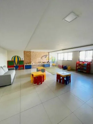 Imagem Vendo Apartamento com 88 m², 3 quartos s/ 1 suíte, sala p/ 2 ambientes e 2 vagas