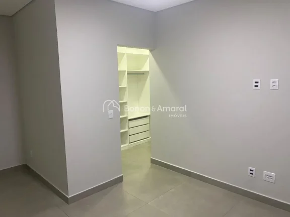 Imagem Casa térrea moderna, com 182m² de área útil em um terreno de 300m². 

Sala 2 ambientes com pé ...