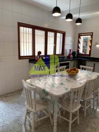 Imagem Imperdível: Casa à venda na Vila Amália, São Paulo-SP, com 3 quartos, 1 suíte, 2 banheiros e 3 vagas de garagem!