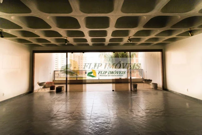 Imagem More em um apartamento com 207 m², 4 suítes, 2 vagas de garagem no miolo do Cambuí - Campinas - SP