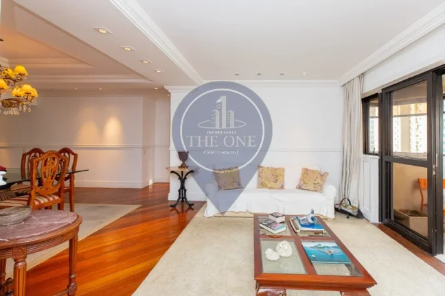 Imagem Oportunidade única em Moema: Apartamento de alto padrão com 4 quartos, 3 suítes e 155m² - São Paulo-SP