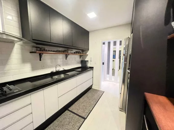 Imagem Apartamento decorado com 3 dormitórios sendo 1 suíte e 1 vaga em Balneário Camboriú