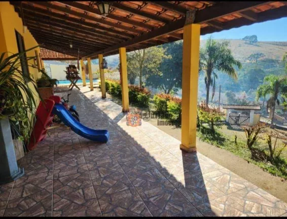 Imagem Chácara com 3 dormitórios à venda, 2700 m² por R$ 750.000,00 - Tenentes - Extrema/MG