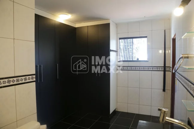Imagem Venda em Samambaia Sul: Casa com 4 dormitórios, 1 suíte e 3 banheiros por R$ 400.000. Oportunidade imperdível!