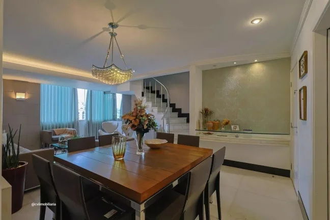 Imagem Localizado no bairro Cidade Nova, este apartamento oferece uma área de 240 metros quadrados, propor...