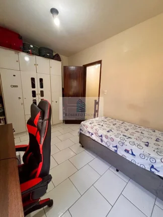 Imagem Casa em Condomínio de Luxo à Venda em Curicica, Rio de Janeiro-RJ: 2 Quartos, 2 Suítes, 1 Sala, 3 Banheiros, 1 Vaga de Garagem, 77m².
