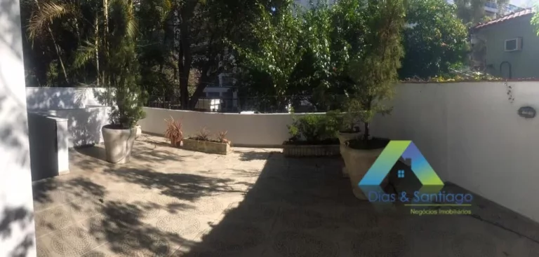 Imagem Casa a venda Cerqueira César · 220m² · 6 Quartos · 2 Vagas