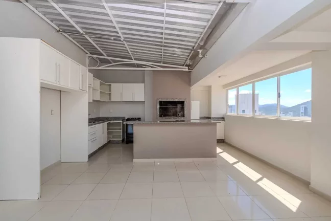 Imagem Cobertura triplex mobiliado com 5 suítes 3 vagas em Balneário Camboriú/SC