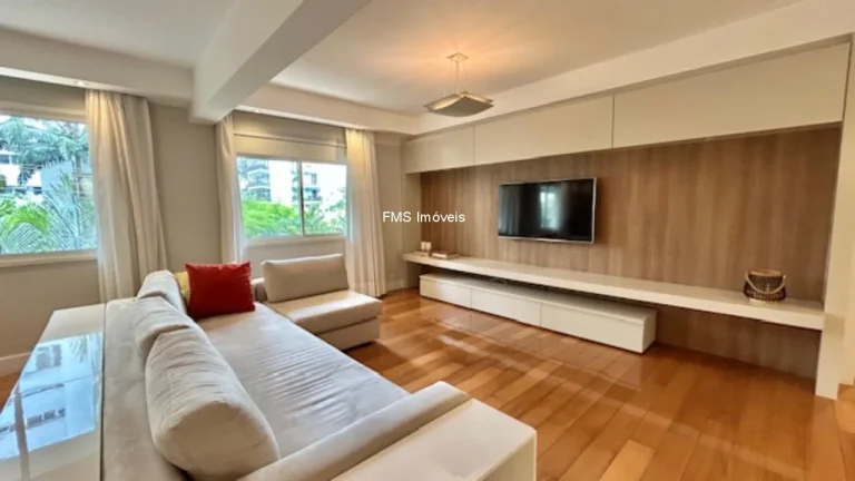Imagem Imperdível oportunidade: Apartamento de luxo com 3 quartos e 3 suítes em Moema, São Paulo - 210m² e 3 vagas de garagem!