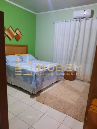 Imagem Casa à venda em Sinop-MT: 3 quartos, 1 suíte, 1 banheiro, 2 vagas de garagem, 170m² no Jardim das Orquídeas!
