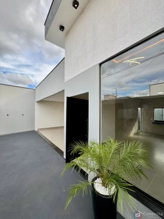 Imagem Casa à Venda no Afonso Queiroz em Patos de Minas – 3 Quartos, Suíte, Churrasqueira e Mais