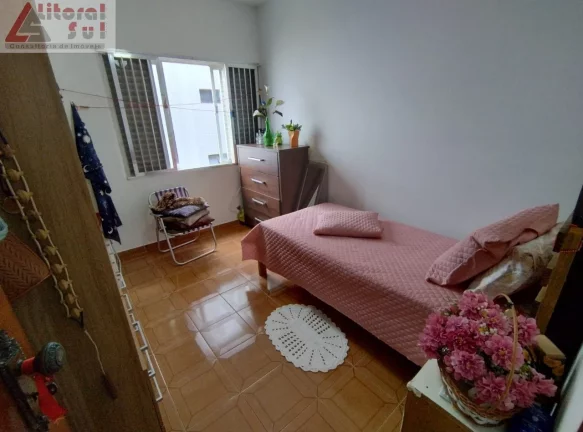 Imagem Apartamento à venda em Praia Grande-SP, bairro Mirim: 1 quarto, 1 sala, 1 banheiro, 1 vaga, 40m² de área.
