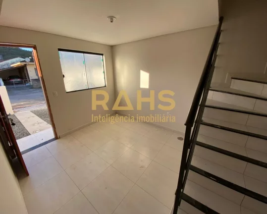 Imagem Ótimo sobrado geminado de meio em fase final de acabamentos, localizado no bairro Aventureiro em Jo...